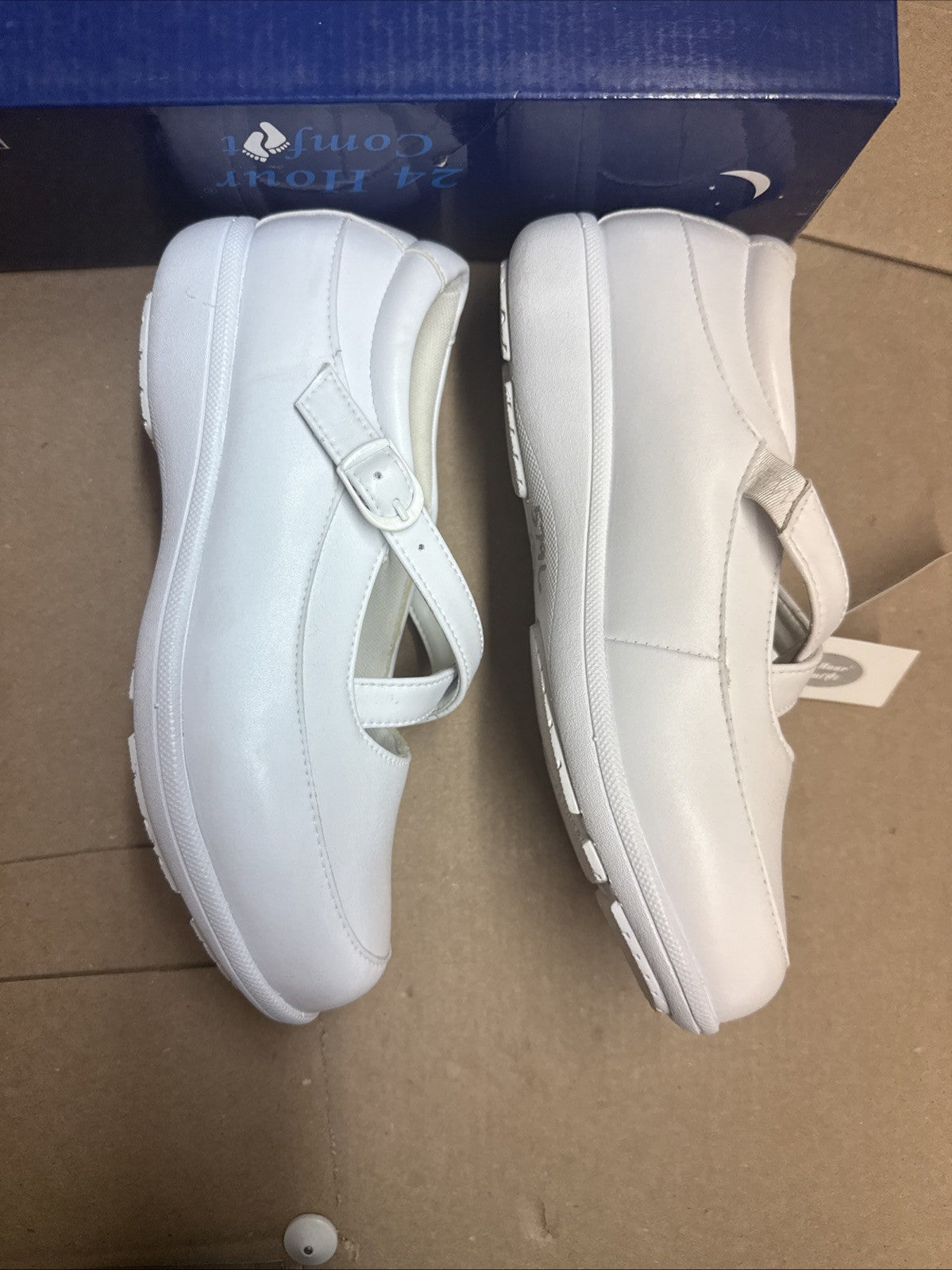 24 HOUR COMFORT Susan Women's 8 Wide Width Criss-Cross Strap Leather Shoes Nurse