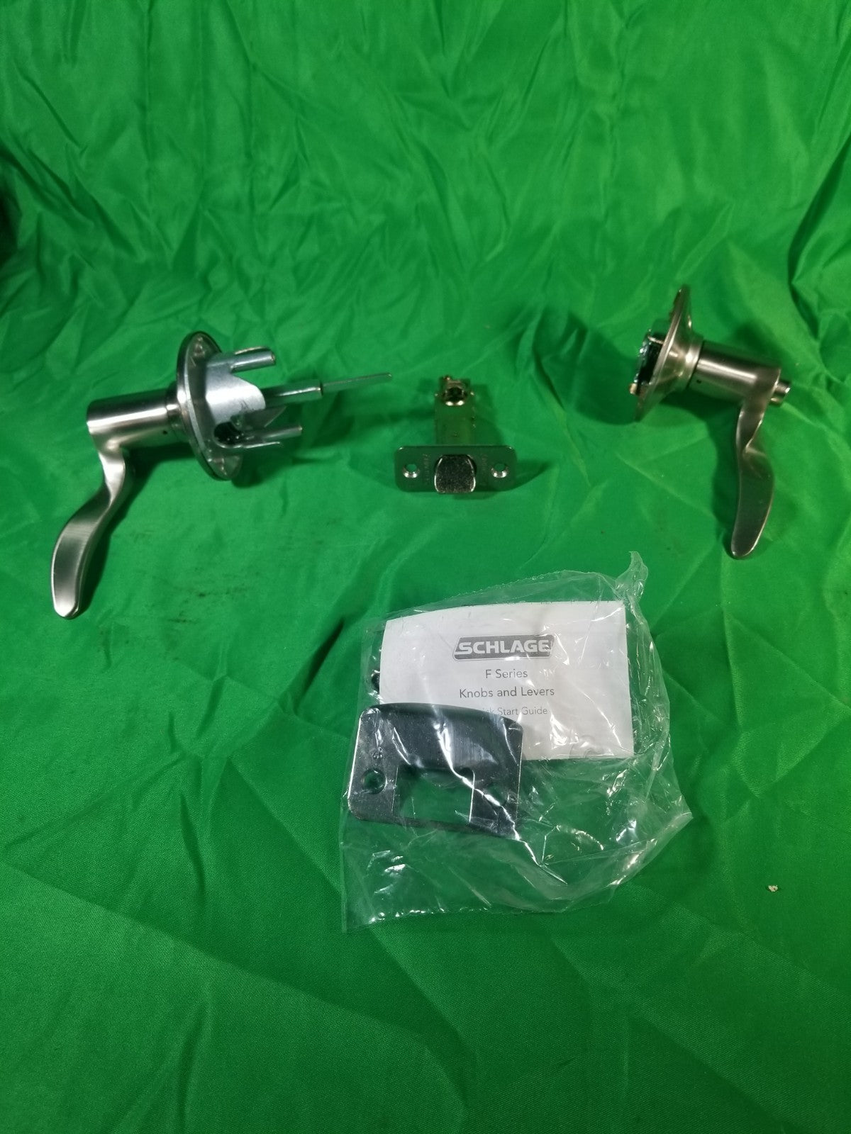 Schlage F40-SAC Sacramento Privacy Door Lever Set