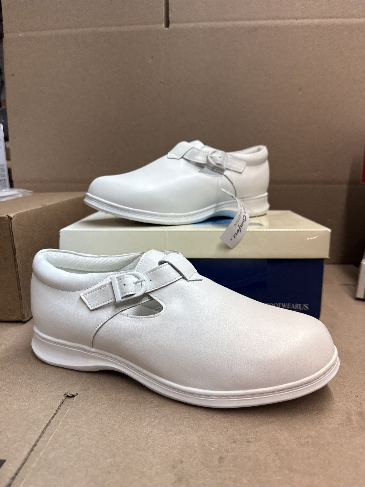 24 HOUR COMFORT Willa Women's Wide Width Leather Shoes size 10.5 nurse