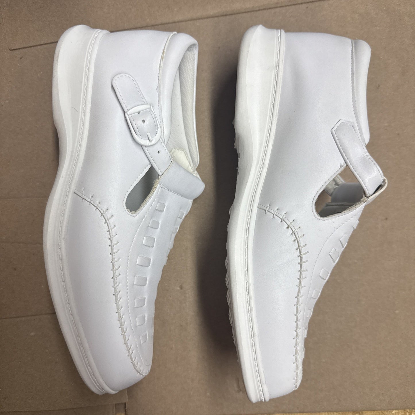 24 HOUR COMFORT Chloe Women's 8.5 Wide Width Moccasin Design Leather Shoes Nurse