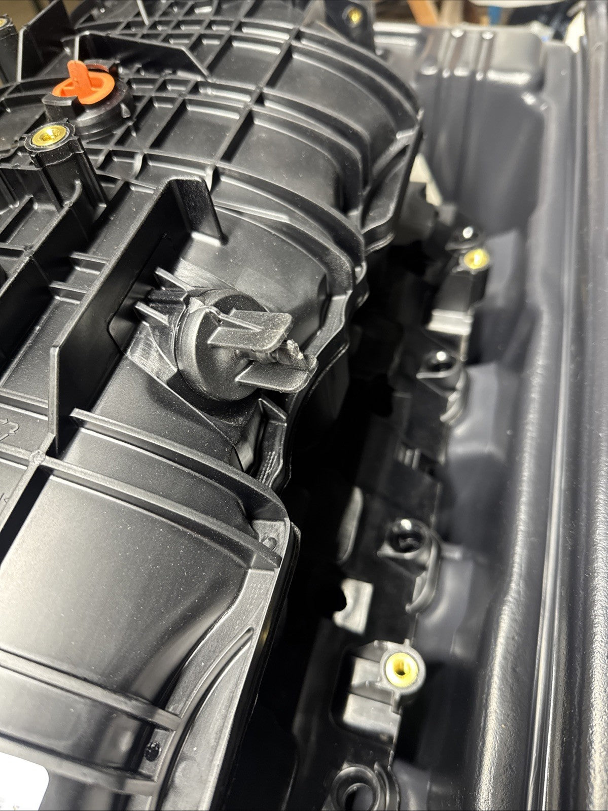 Genuine GM  Intake Manifold  ACdelco 12597600 2009-2020