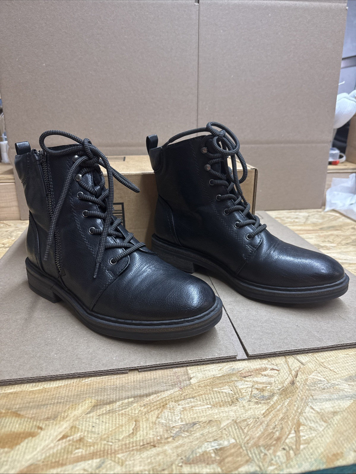 Baretrap Amysue Women’s Size 9M Faux Leather Black Biker Boot Zipper Laces