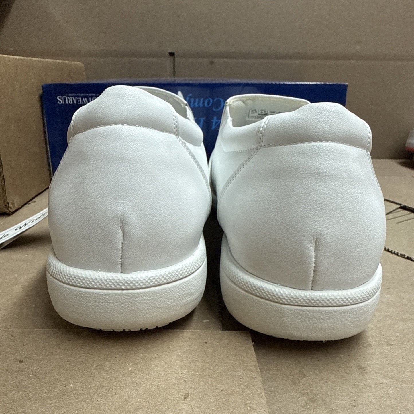 24 HOUR COMFORT Ester Women's 10.5 Wide Width Slip-On Leather Loafers Nurse