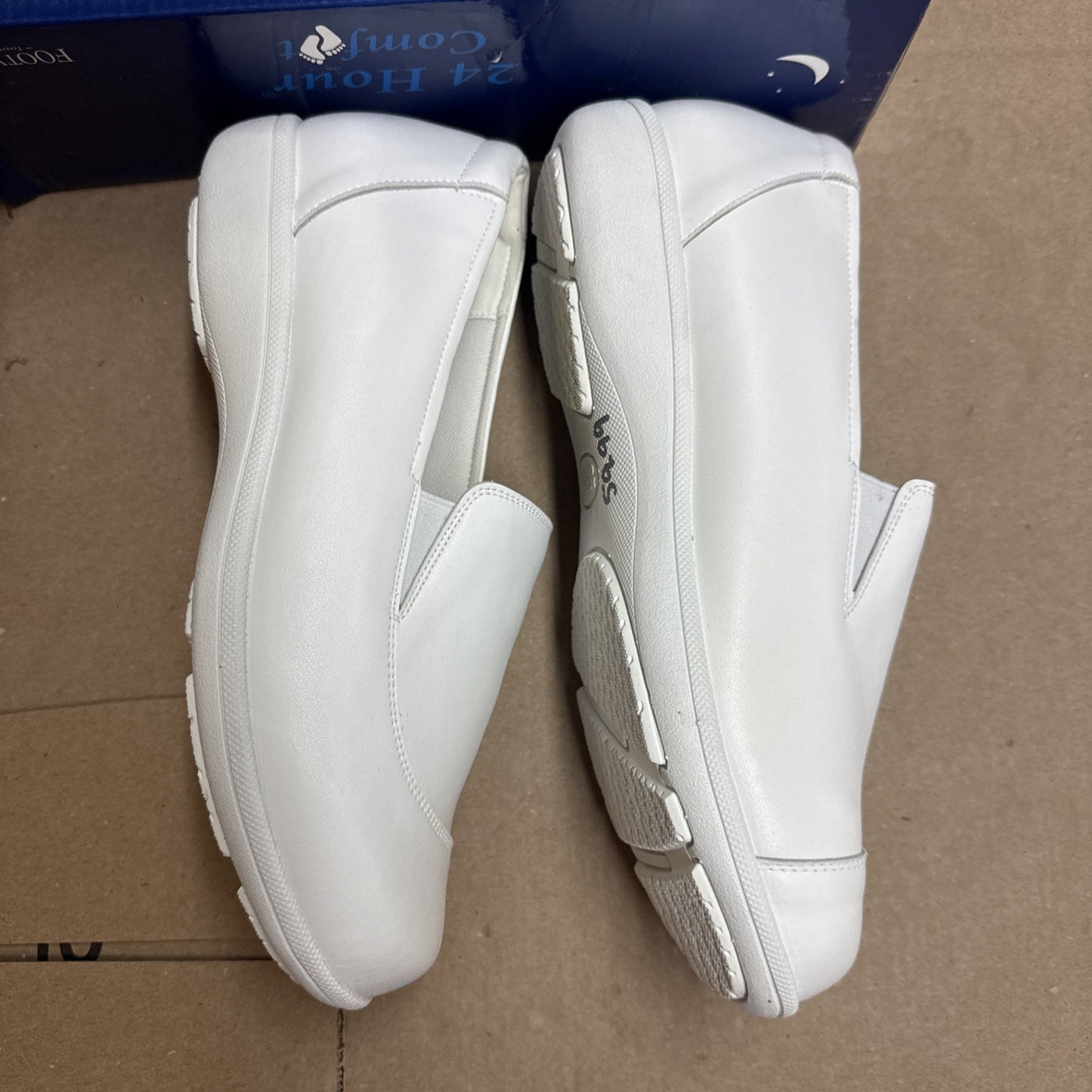 24 HOUR COMFORT Lila Women's 10 Wide Width Leather Slip-On Loafers Nurse