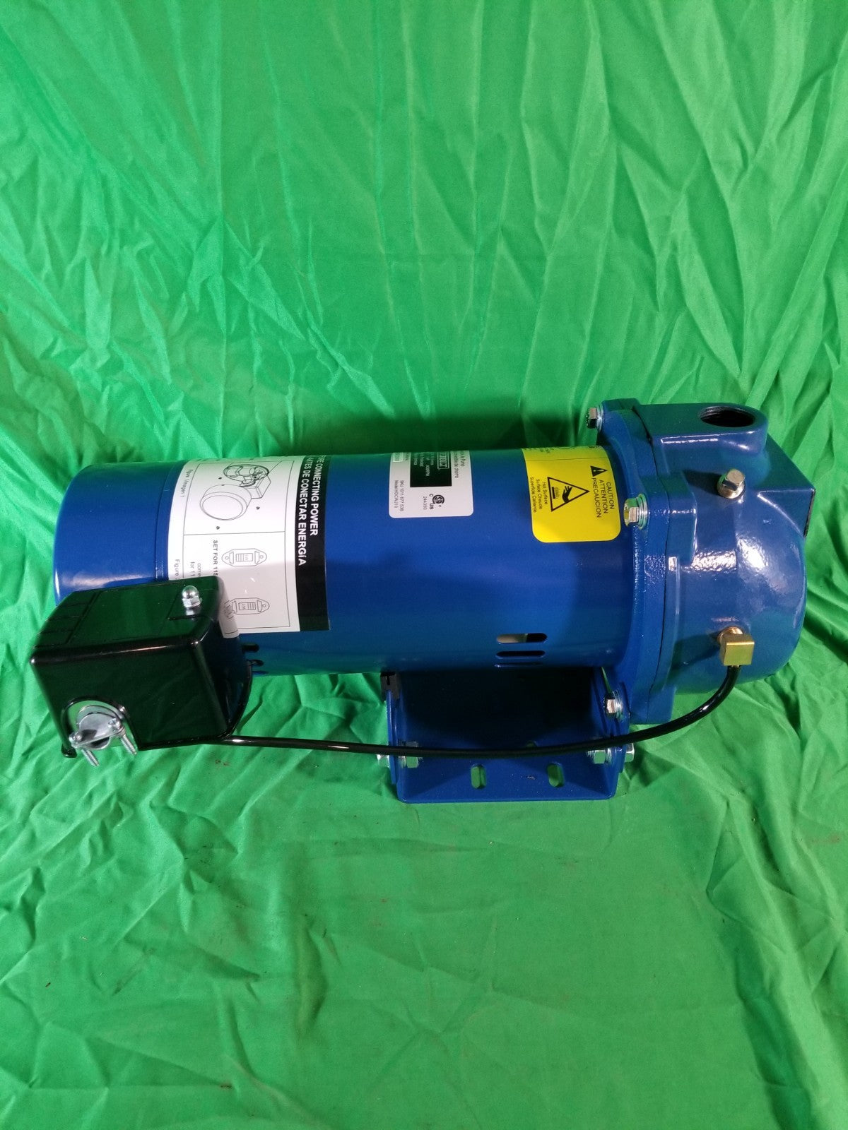 Everbilt 1 HP Professional Convertible Jet Pump NEW OPEN BOX***