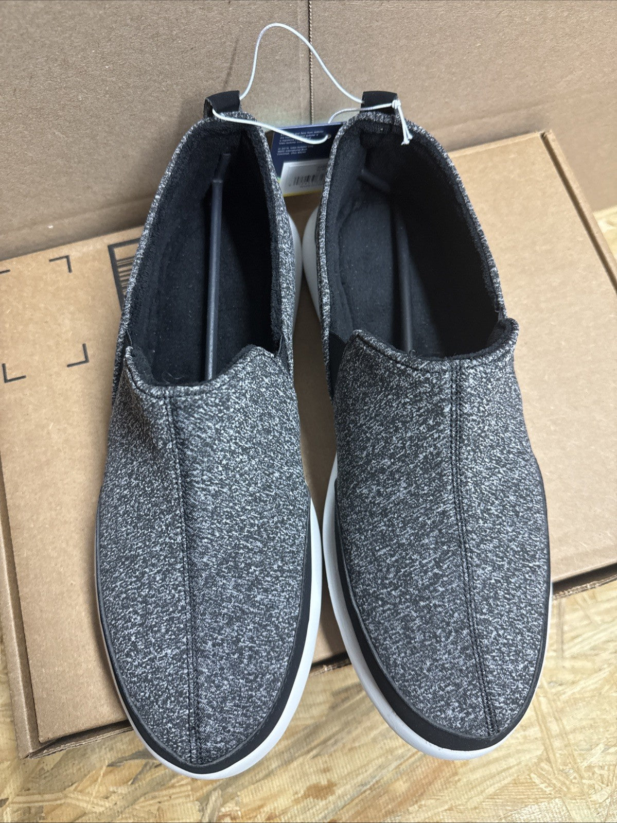 Isotoner Signature Men's Zenz Sport-Knit Indoor/Outdoor Slippers Black 13