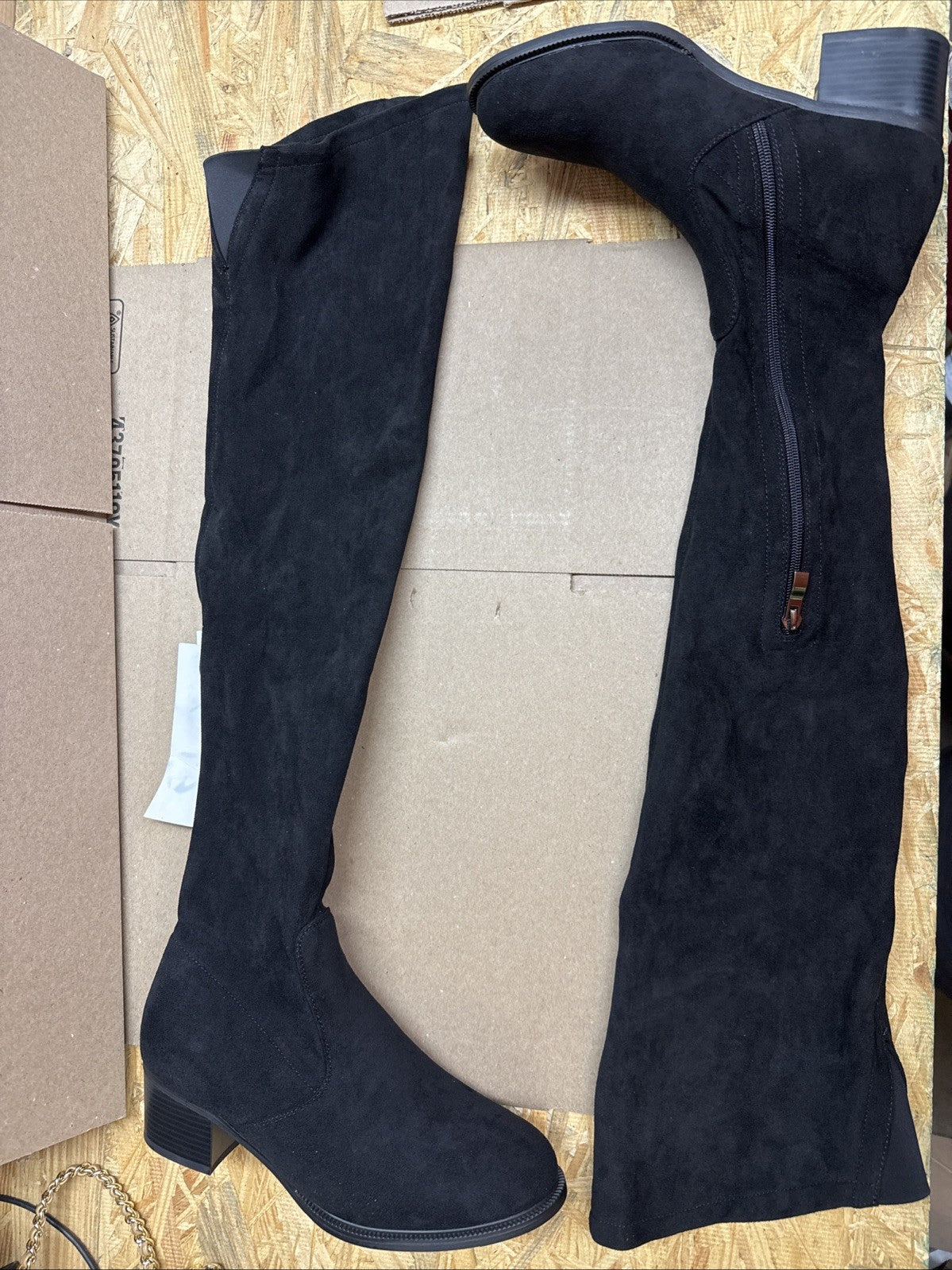 Shoe‘n Tale Women’s 8 thigh high chunky heel Rounded toe suede fall winter boots