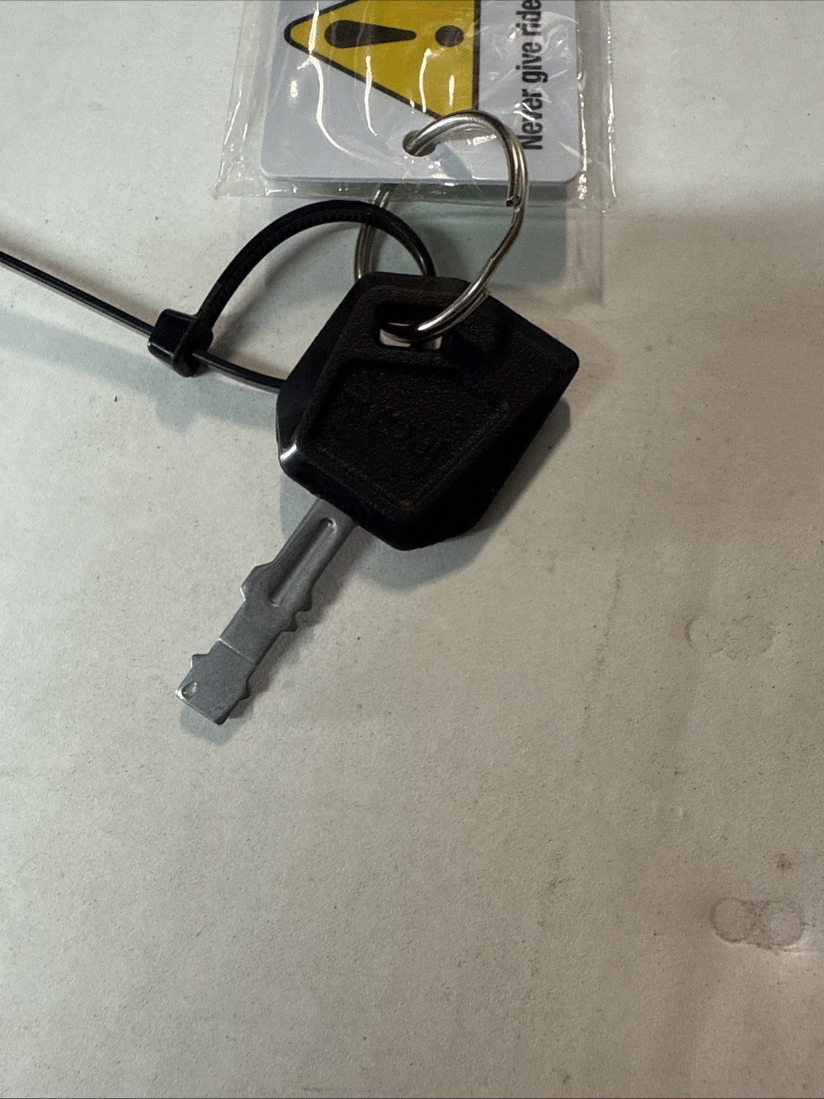 RYOBI Z30Li 80V HP 30" Key Switch, PTO, USB, Clear Bagger Chute. key included.