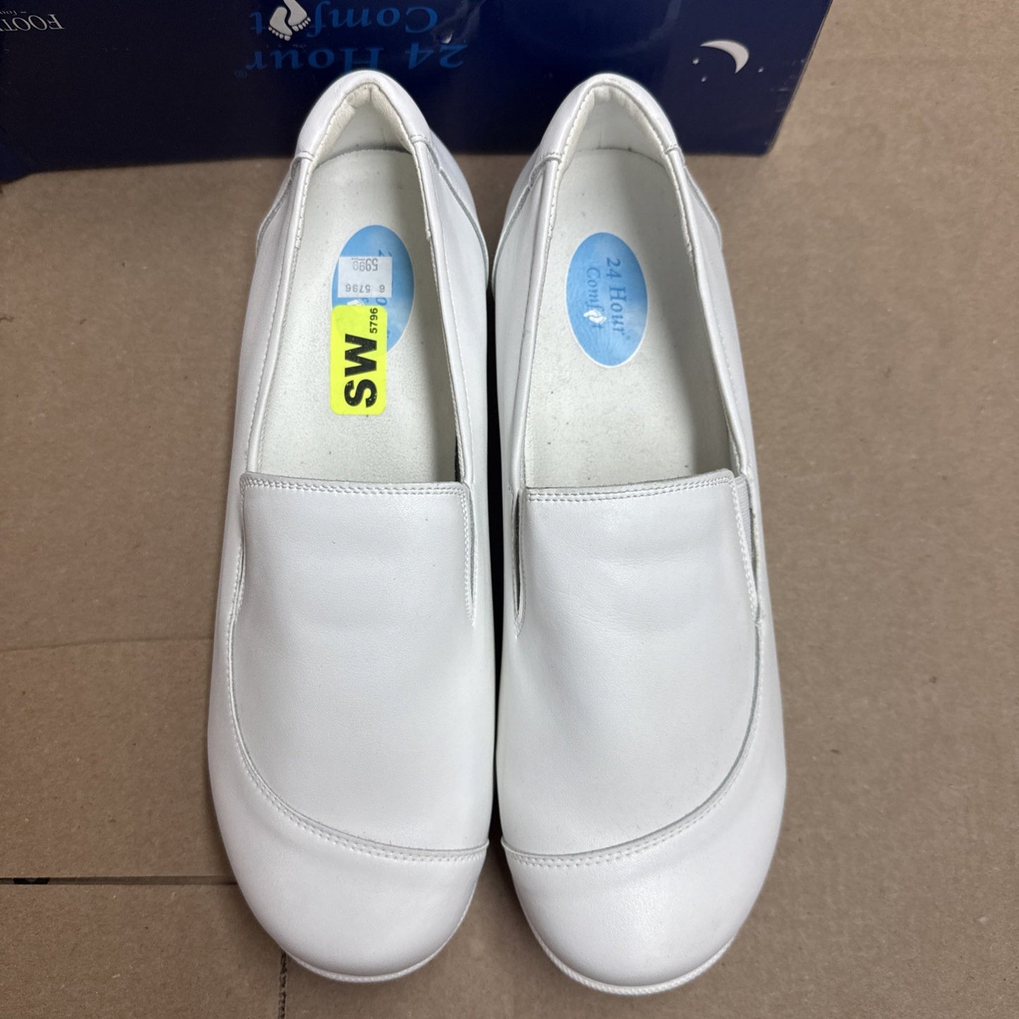 24 HOUR COMFORT Lila Women's 10 Wide Width Leather Slip-On Loafers Nurse