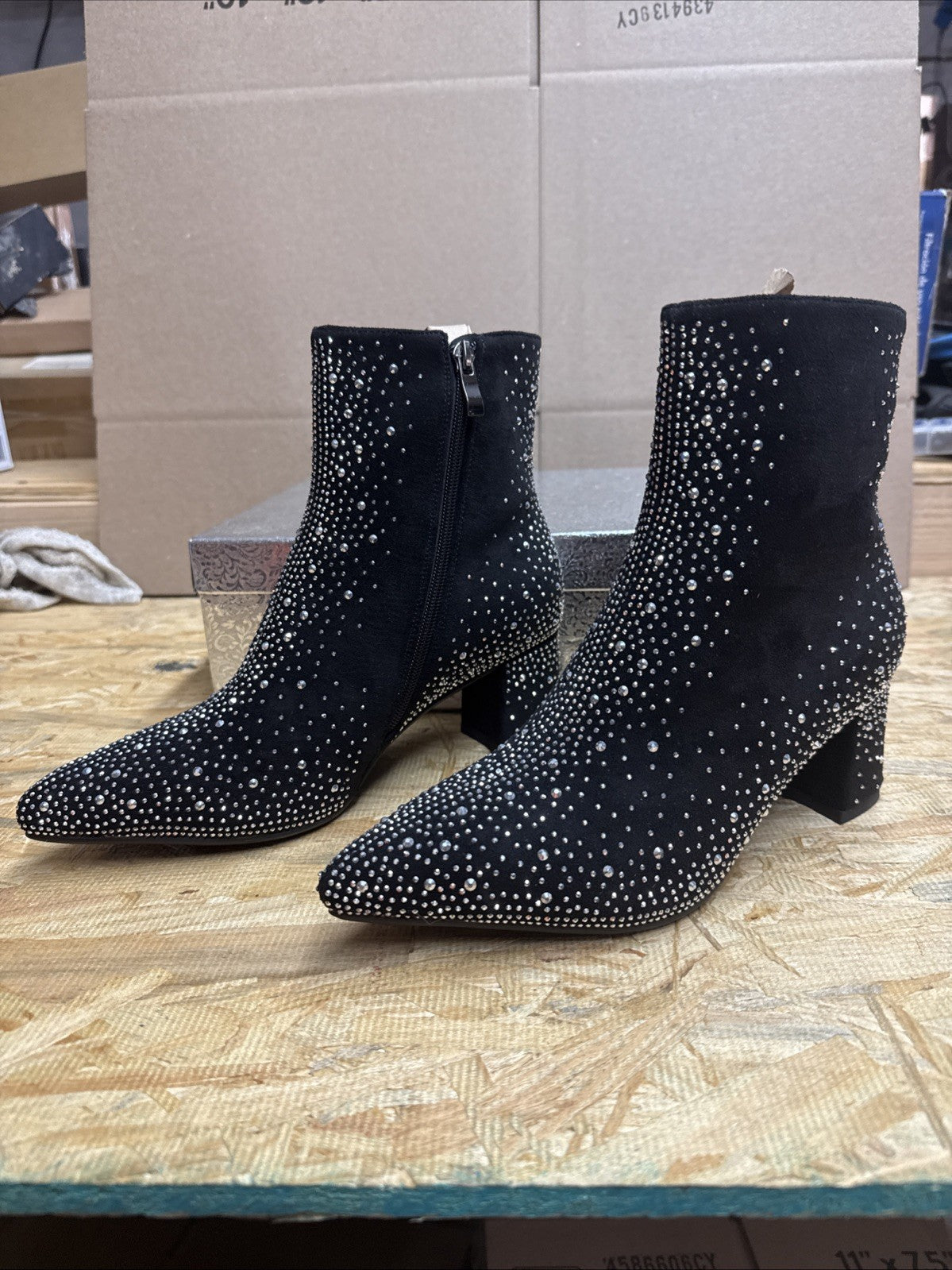 Women’s sparkly rhinestone block heel ankle bootie black suede sidezipper Size 8