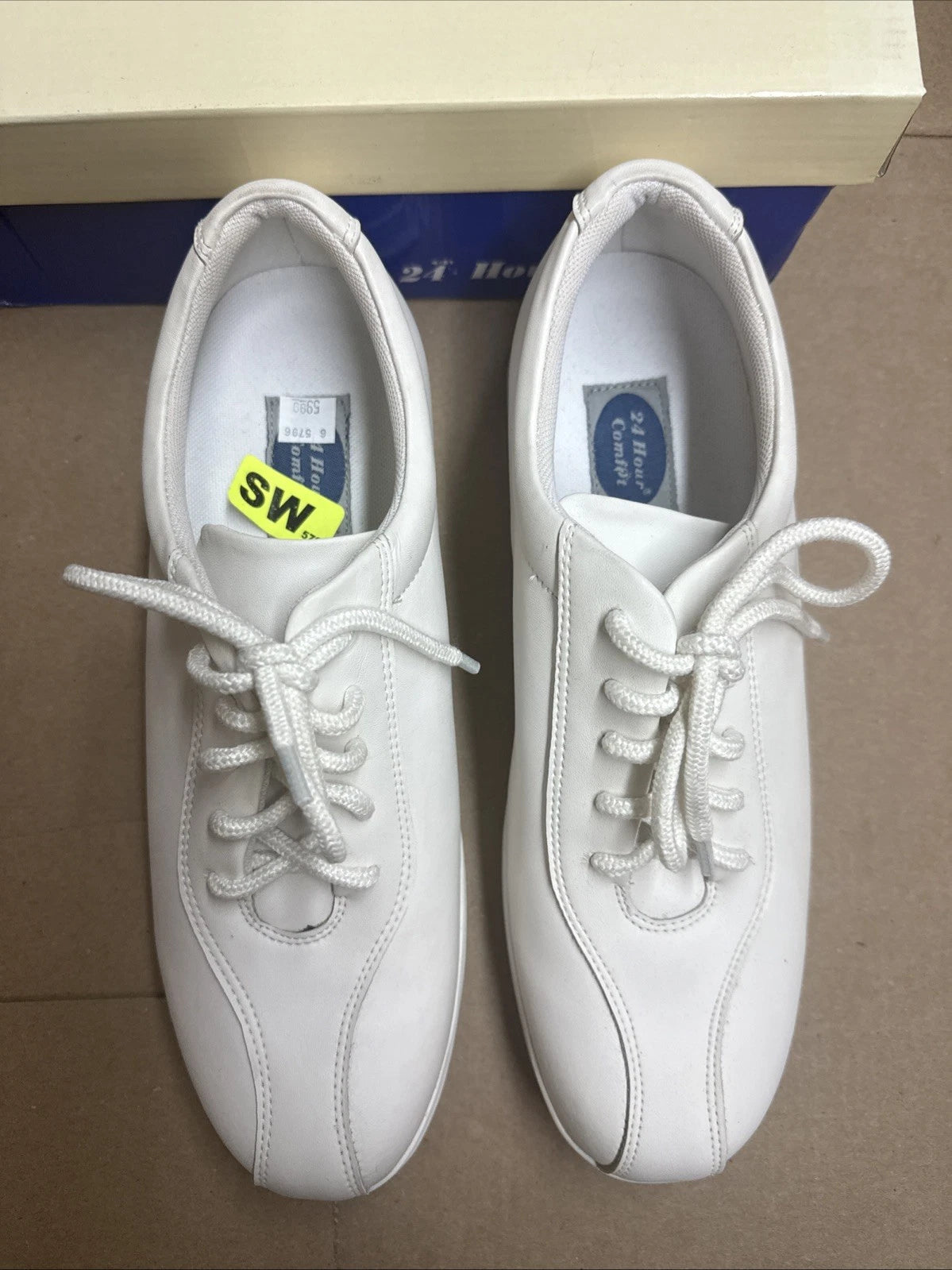 24 HOUR COMFORT Alana Women's Wide Width Lace Up Shoes 10.5 Nurse