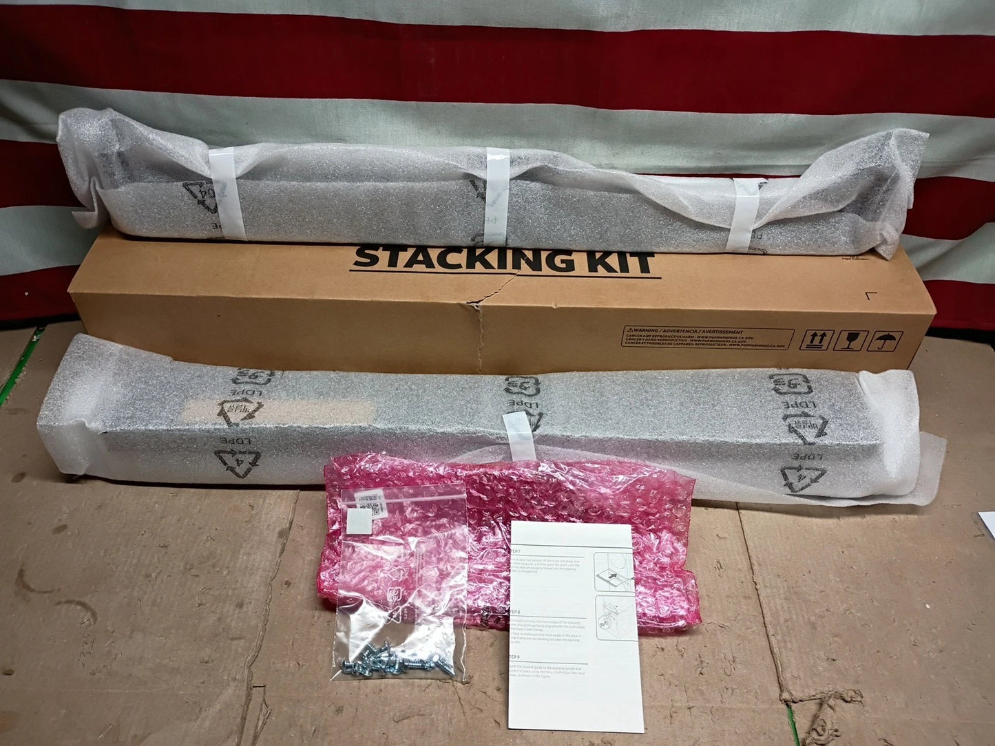 SAMSUNG BESPOKE Silver SKK-9MCT Stacking Kit, Washing Machine-Dryer NEW OPEN BOX