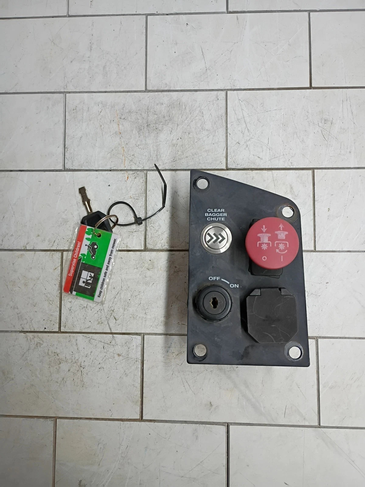 RYOBI Z42Li 80V HP 42" Key Switch, PTO, USB, Clear Bagger Chute. key included