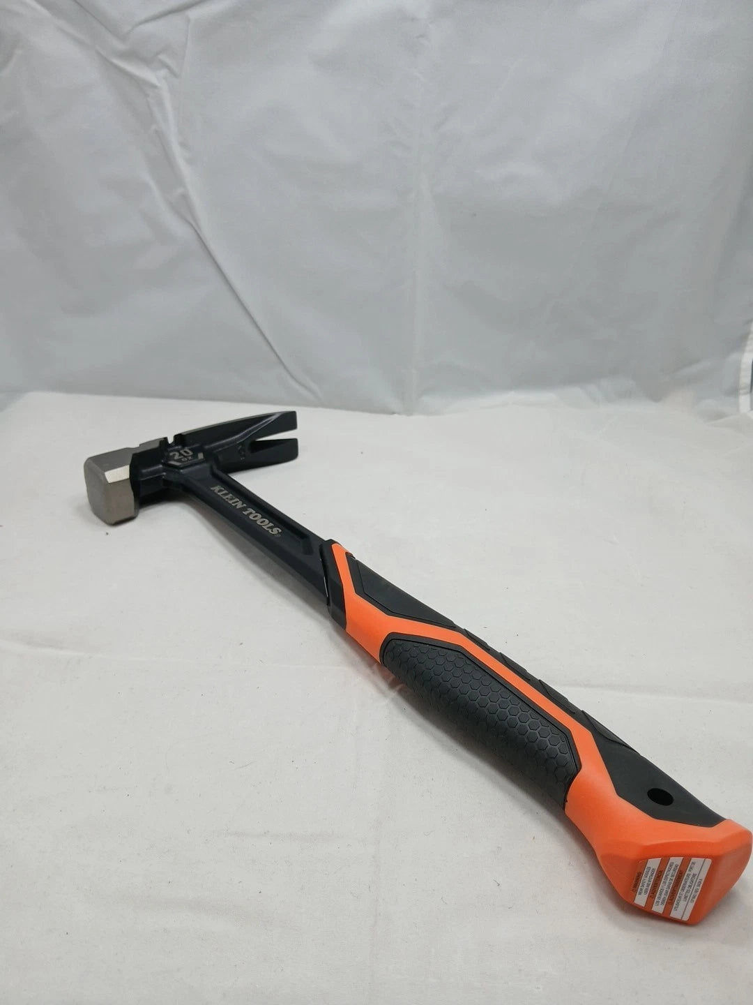 Klein Tools Smooth Face Steel Claw Hammer, 20-Ounce