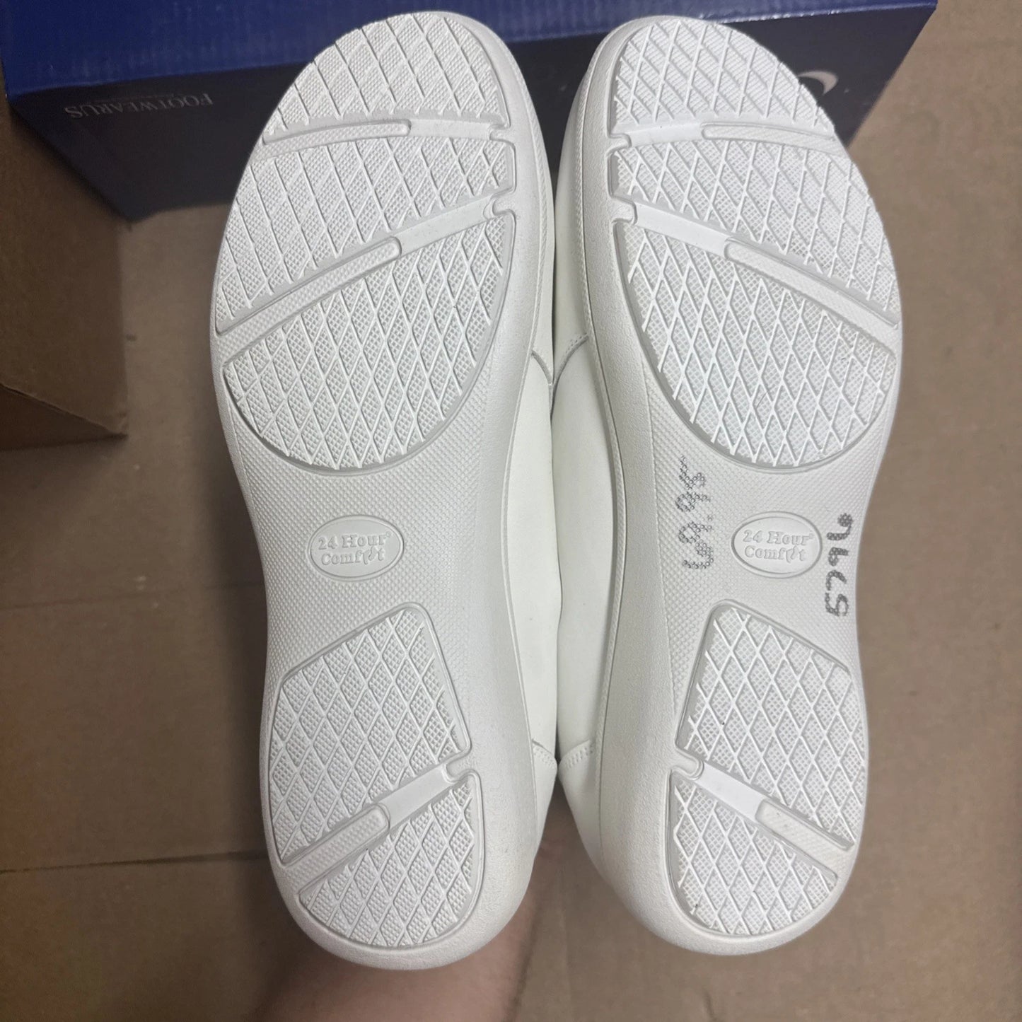 24 HOUR COMFORT Ester Women's 9 Wide Width Slip-On Leather Loafers Nurse