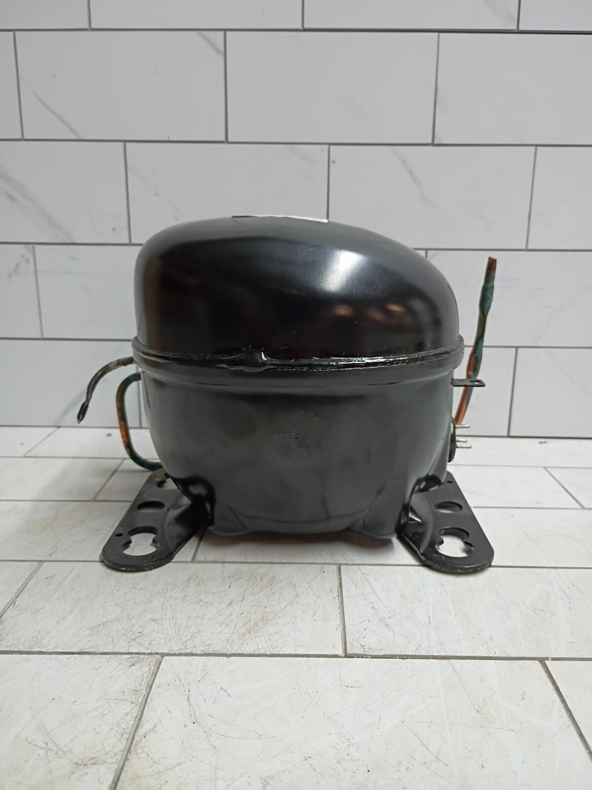 GE Refrigerator Compressor EZ65H1A-U, WR87X37849, WR87X31765 Read Description.