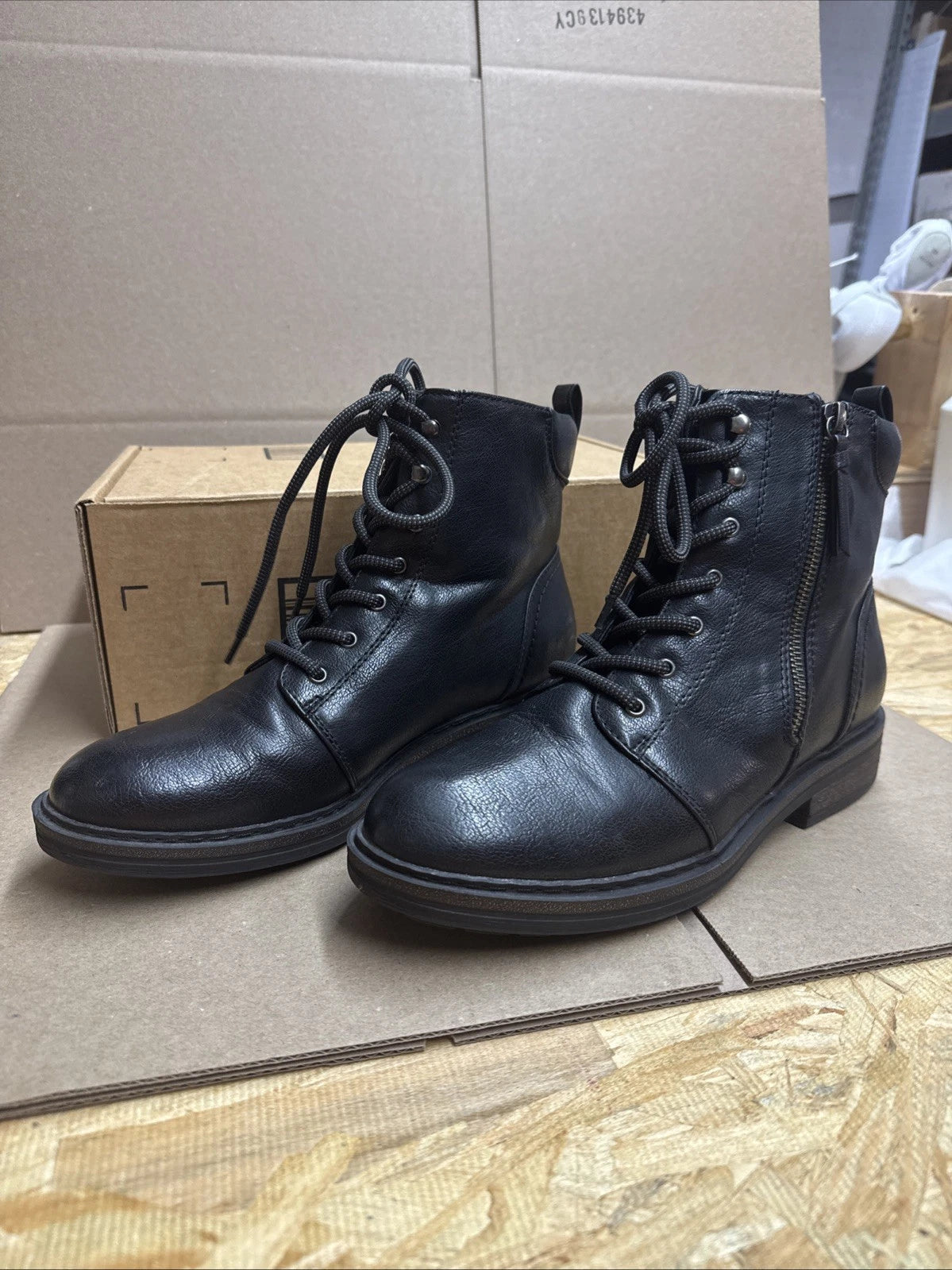Baretrap Amysue Women’s Size 9M Faux Leather Black Biker Boot Zipper Laces