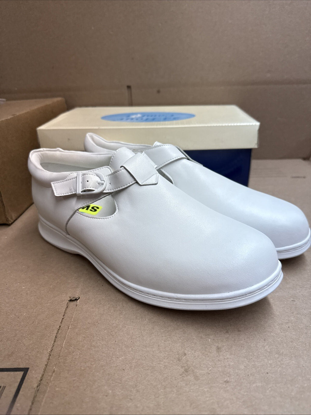 24 HOUR COMFORT Willa Women's Wide Width Leather Shoes size 12 nurse