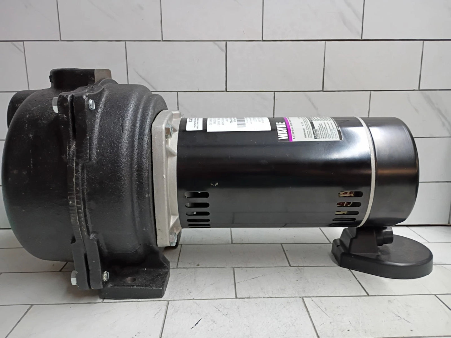 Wayne WLS150 1-1/2HP 230V Cast iron Lawn Irrigation Sprinkler pump New Open Box