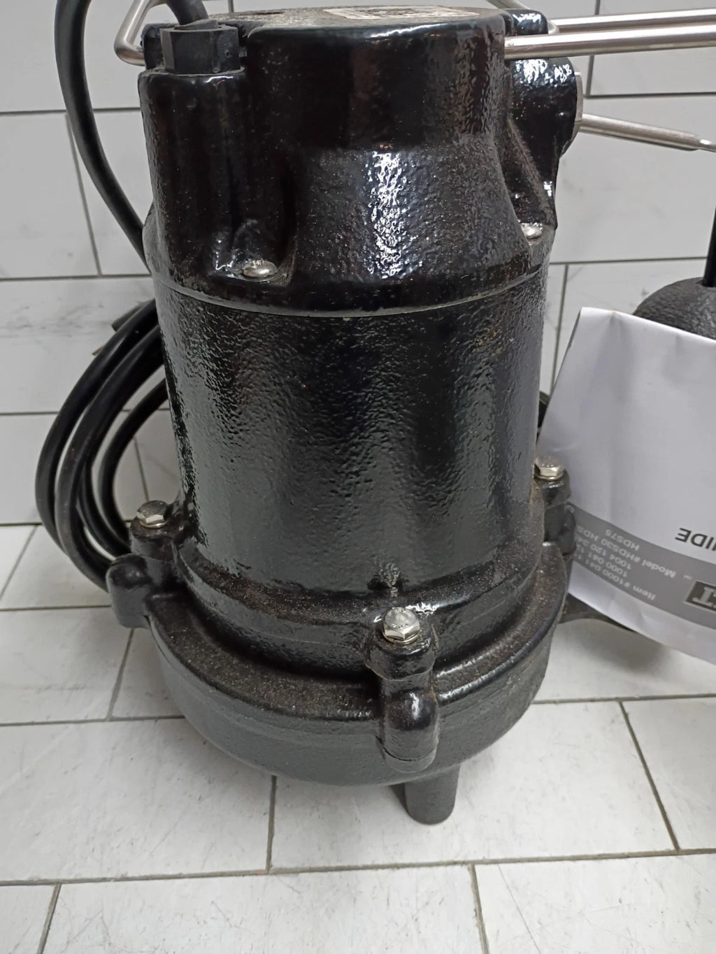 Everbilt 3/4HP Cast-Iron Pro-Grade Submersible Sump Pump 1004 120 345 OPEN BOX