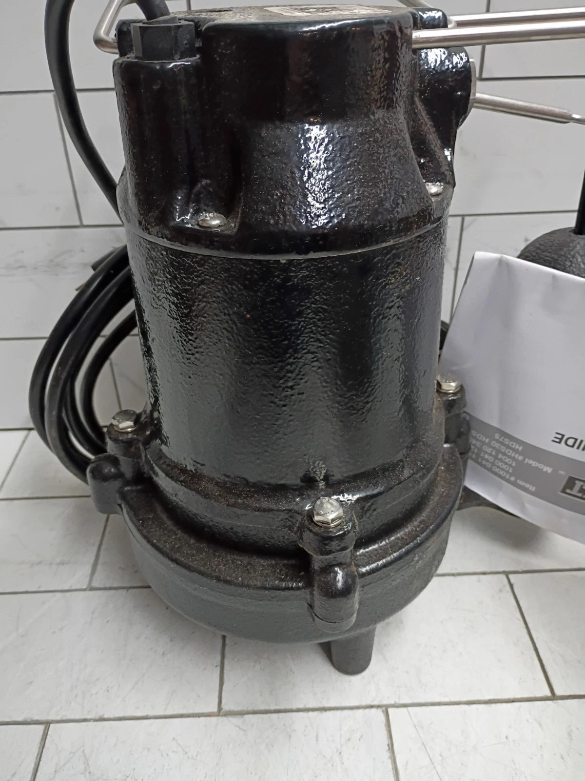 Everbilt 3/4HP Cast-Iron Pro-Grade Submersible Sump Pump 1004 120 345 OPEN BOX