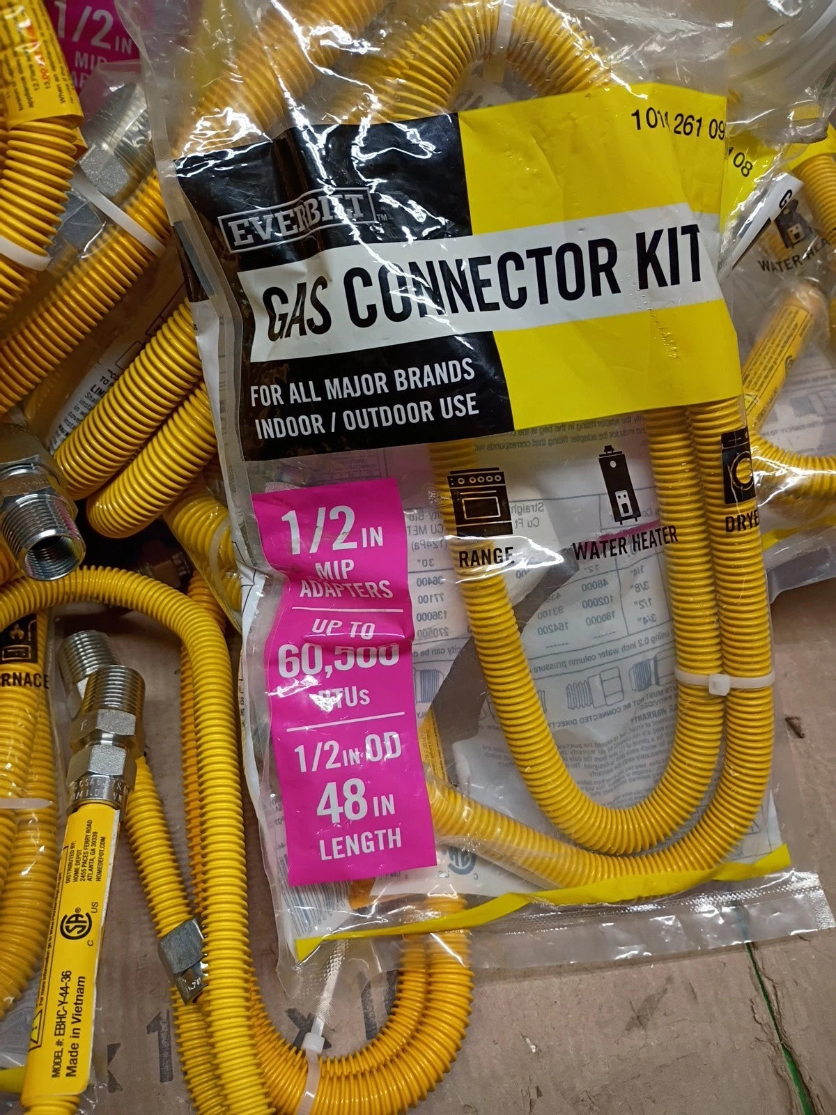 lot of 30 Variety Of Everbilt Gas Connectors 3/8, 1/2, 5/8 etc In OB