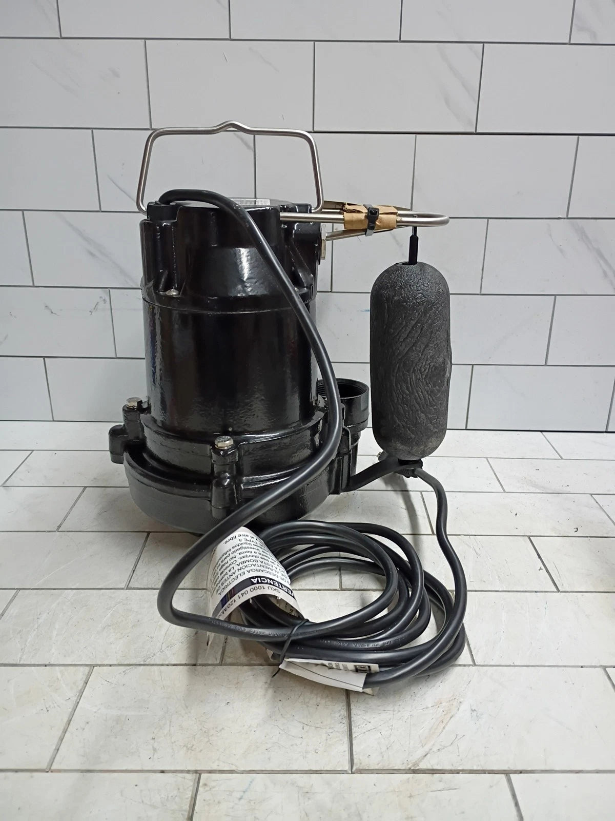 Everbilt HDS50 1/2 HP Cast Iron Submersible Sump Pump open box