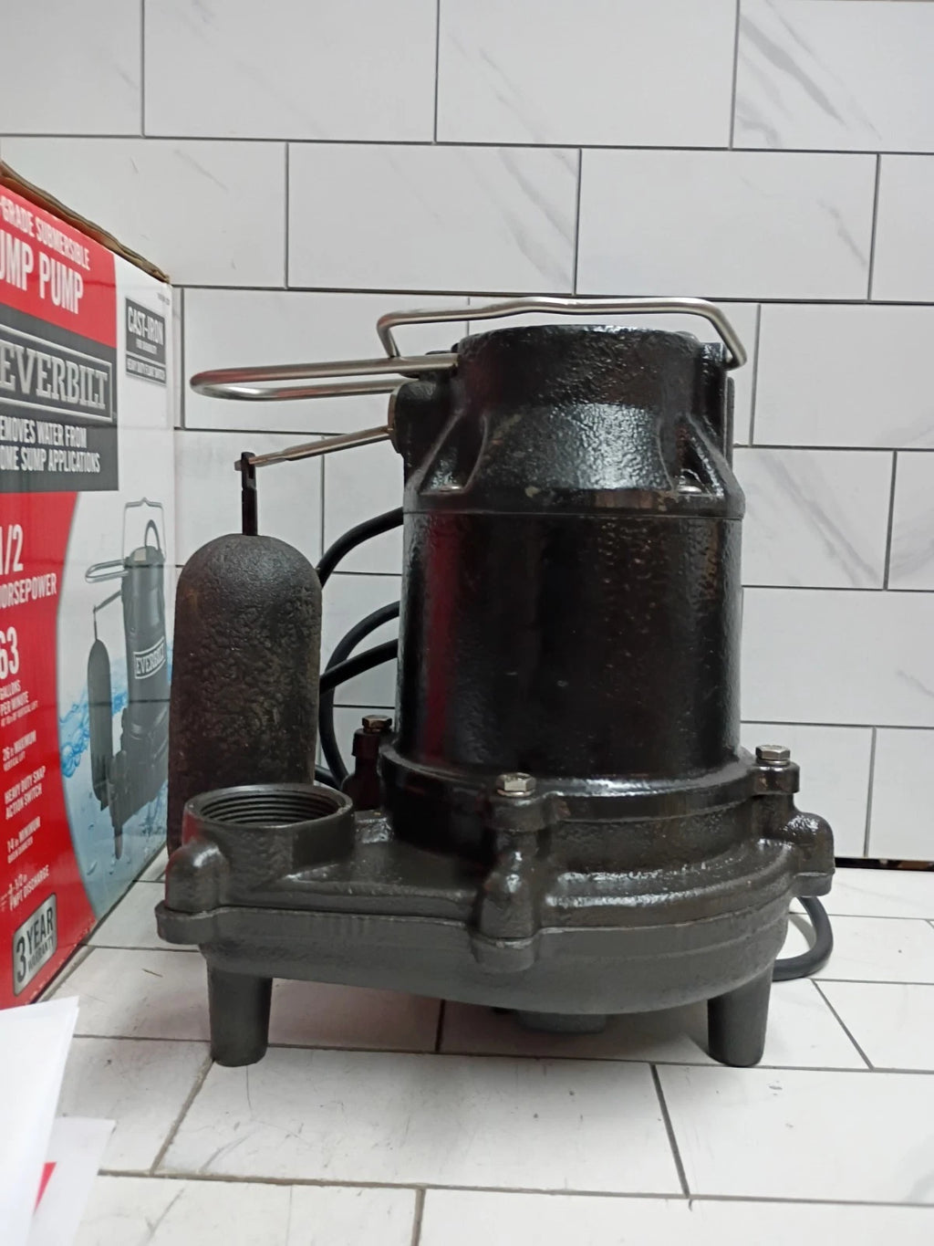 Everbilt HDS50 1/2 HP Cast Iron Sump Pump Model OPEN BOX.