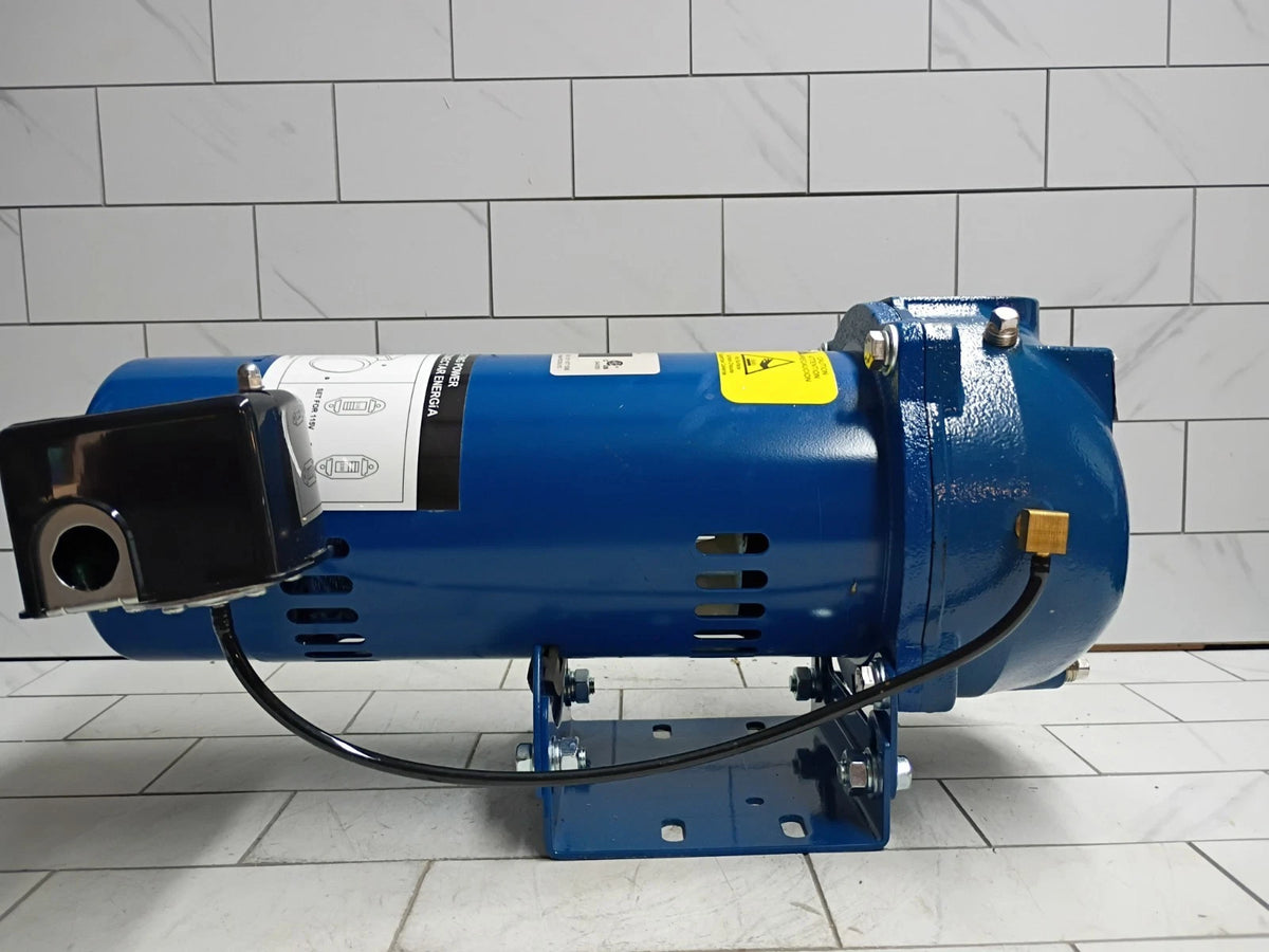 Everbilt HDCWJ10 1 HP Professional Convertible Jet Pump. NEW OPEN BOX READ DESCR