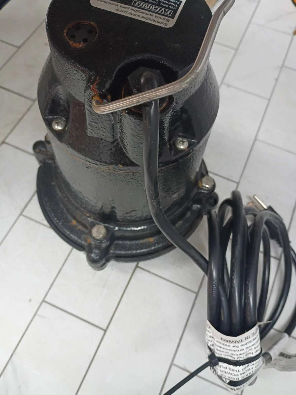 Everbilt S02160925 1/3 HP Cast Iron Submersible Sump Pump Used