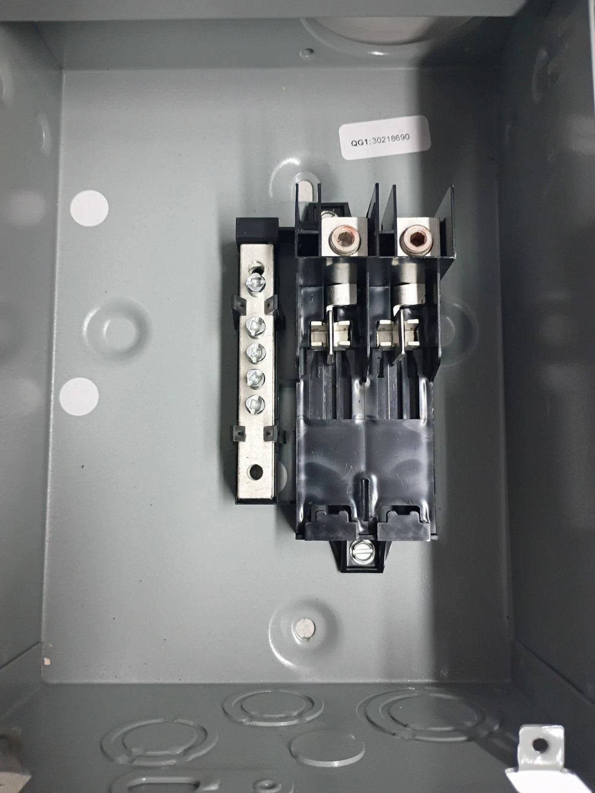 GE ABB TL240RCUA 40 Amp 2-Space 4-Circuit Outdoor Main Lug Load Center OB