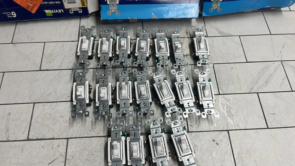 18Pk Leviton 1453-2WM White 15A 120V 3-Pole Toggle AC Switch 60pkL