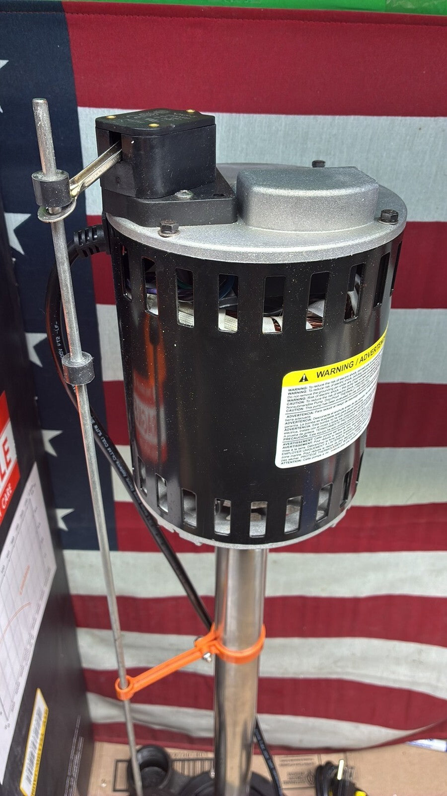 LEO Pedestal Sump Pump 1/3 HP 3270 GPH 115V Thermal Overload Protection Plastic