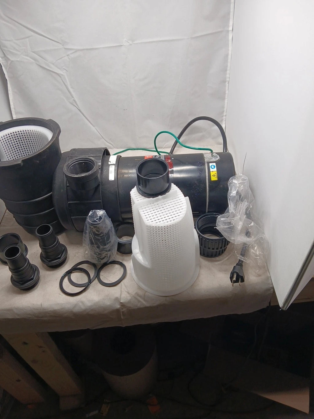 Vevor Above Ground Pool Pump. 2 Hp 110v. HAP1500 *FOR PARTS*