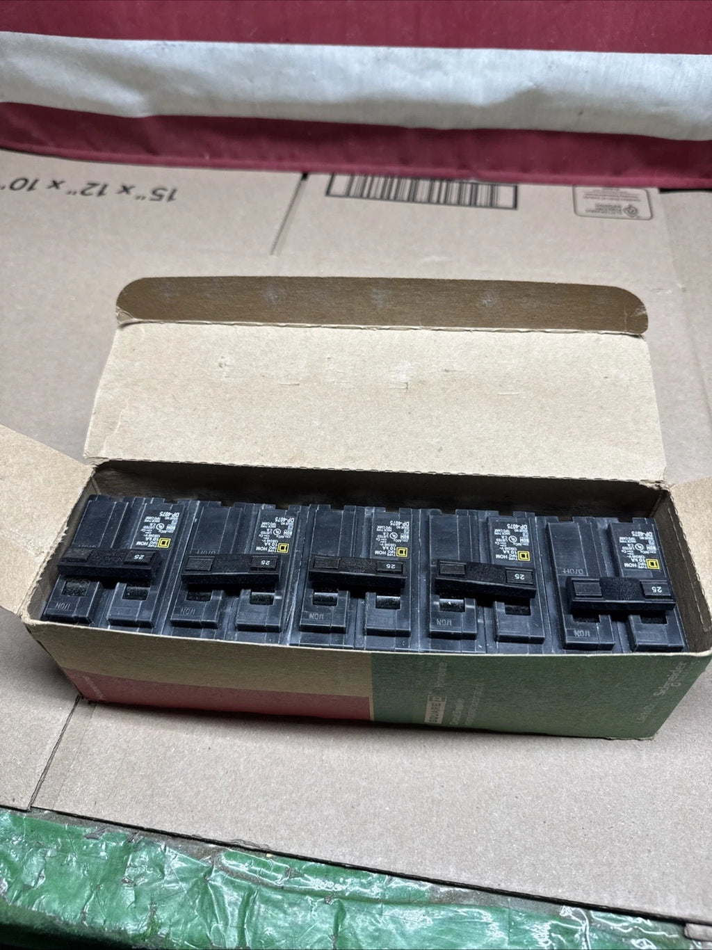 Lot of 5 Square D HOM225 25A 2-Pole Circuit Breaker Homeline Plug-On 120/240V .
