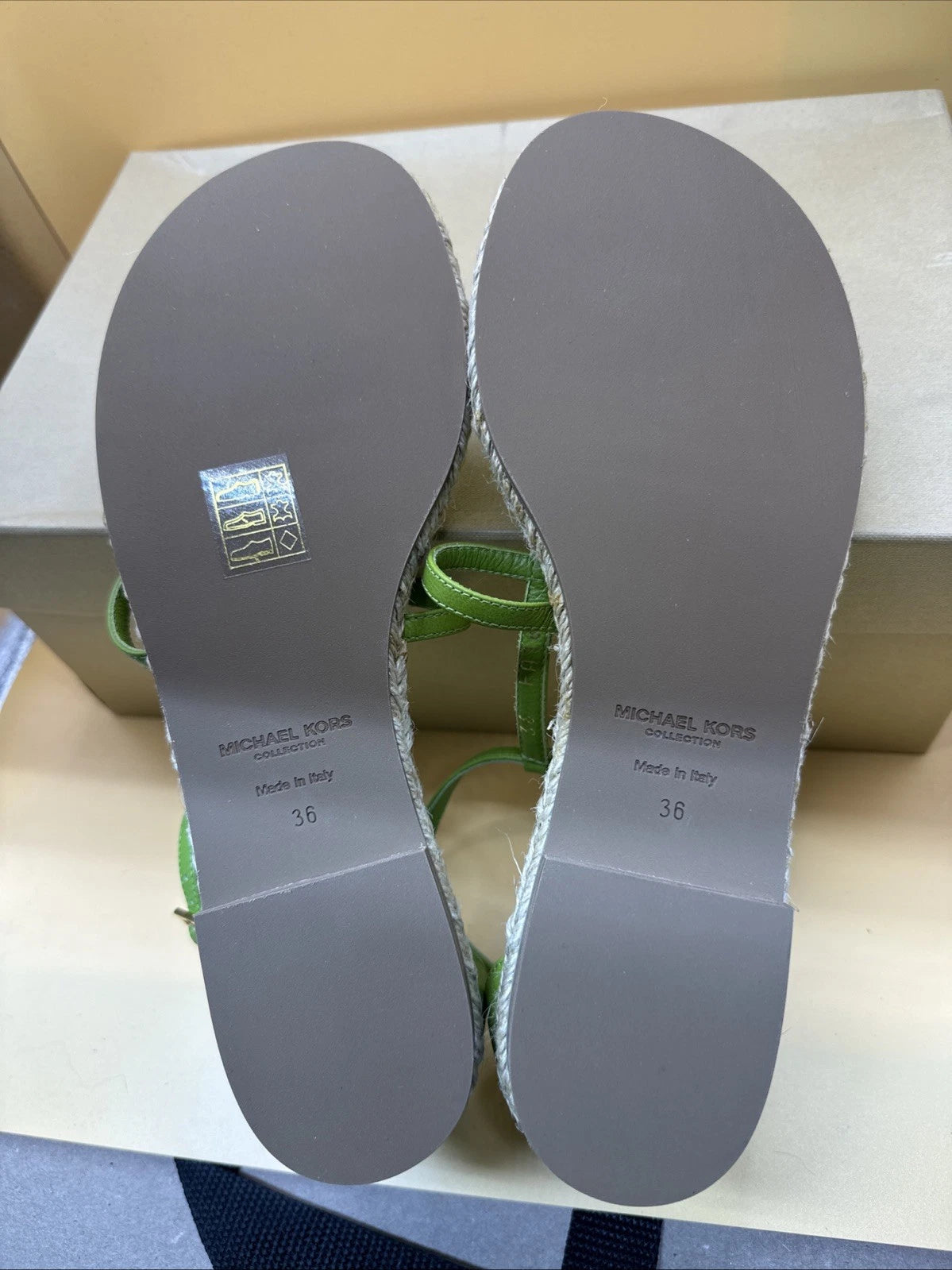 Michael Kors Size 6 Collection ANNABETH RUNWAY Lime leather sandals