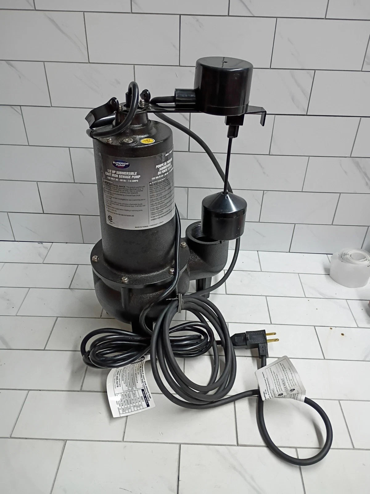 Superior 93511 1/2 HP CI Sewage Pump w/ Vertical Float Switch New Open Box