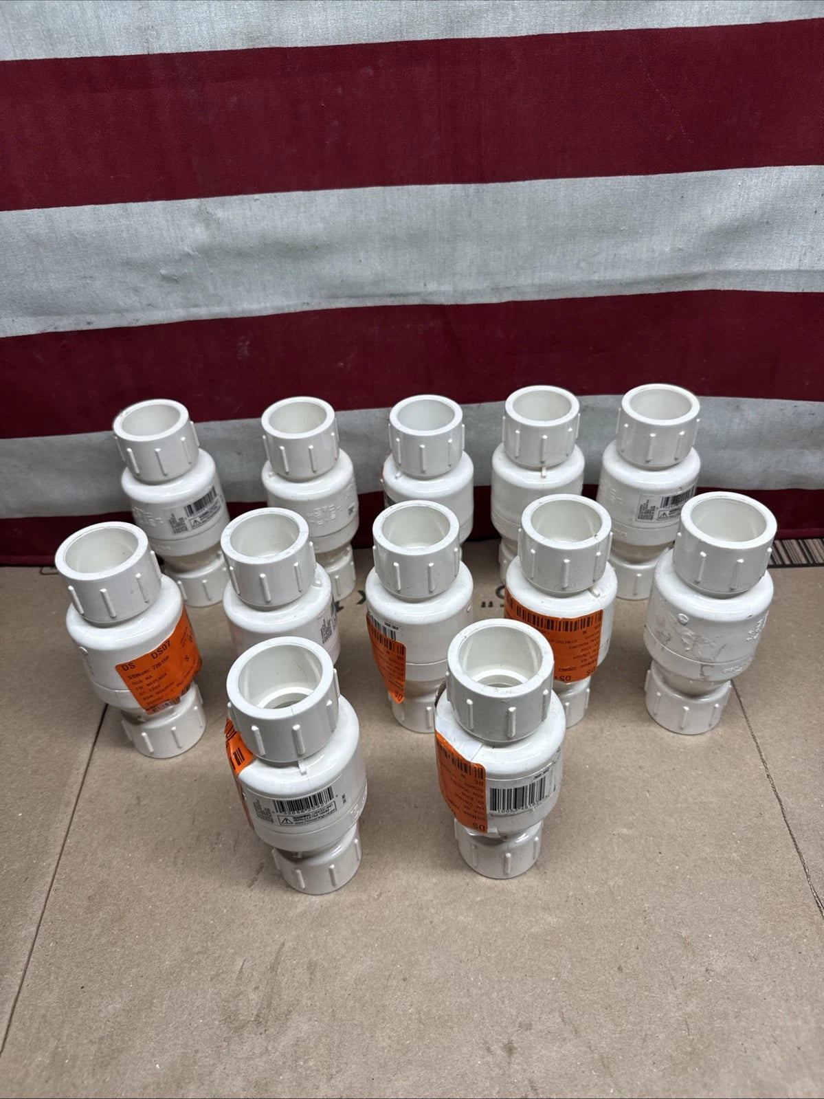 Lot Of 12 Everbilt Ball Valve PVC Sch 40 1" 20454Z