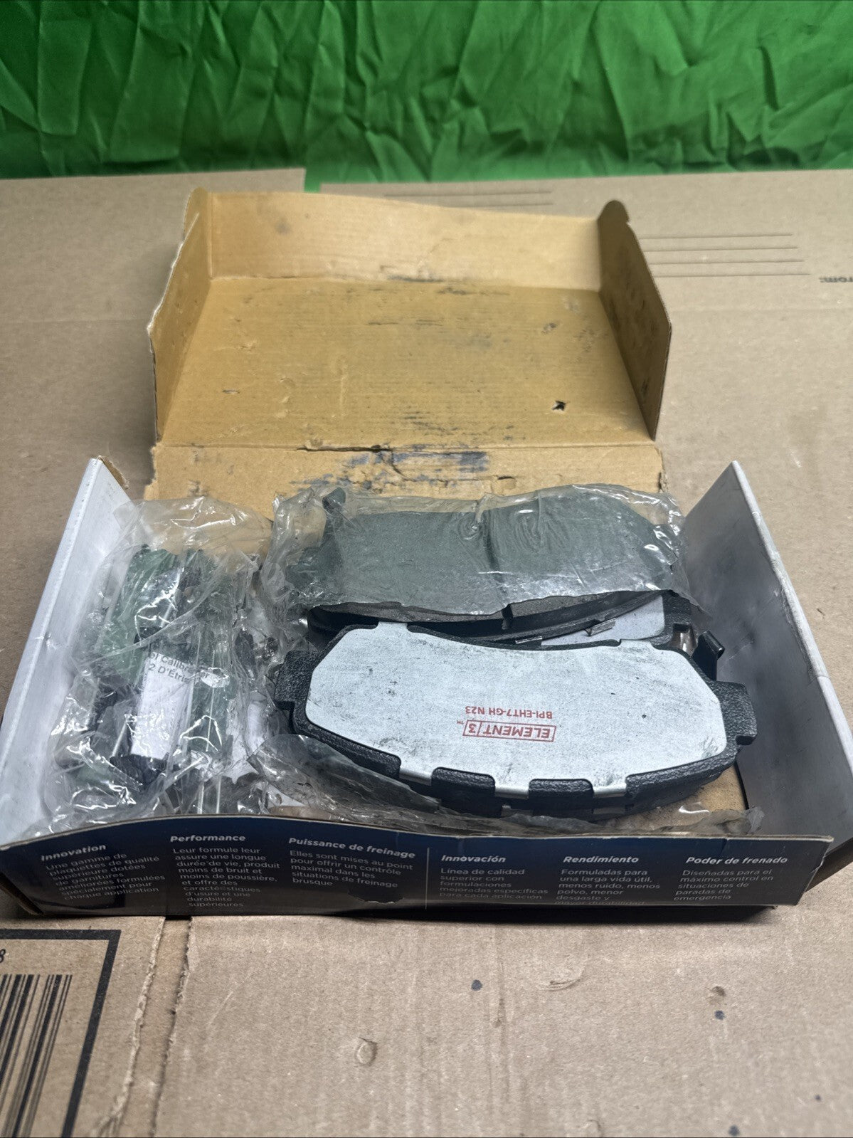 Raybestos EHT1089H Raybestos Element3 Hybrid Brake Pad Set