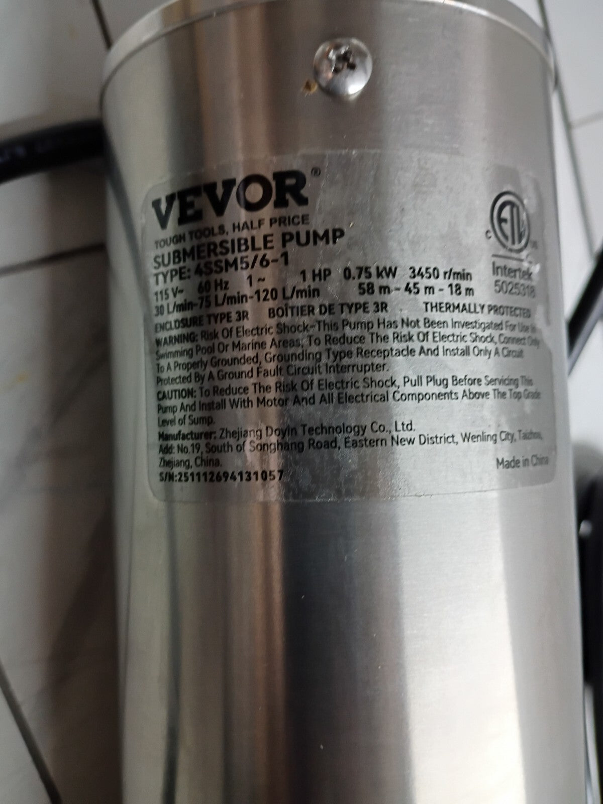 VEVOR 4SSM5/6 1HP Well Pump 207ft Submersible Pump Stainless Steel 115V OPEN BOX