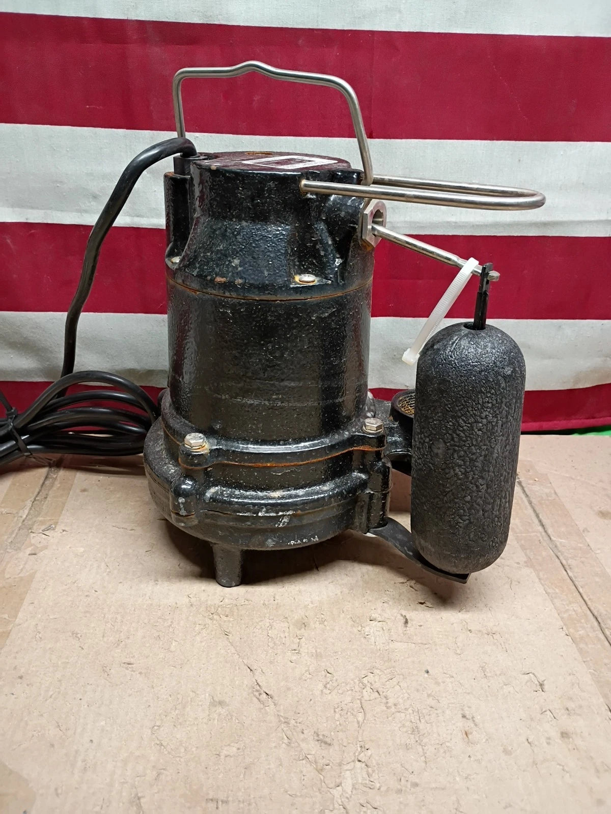 Everbilt HDS50 1/2 HP Cast Iron Submersible Sump Pump USED