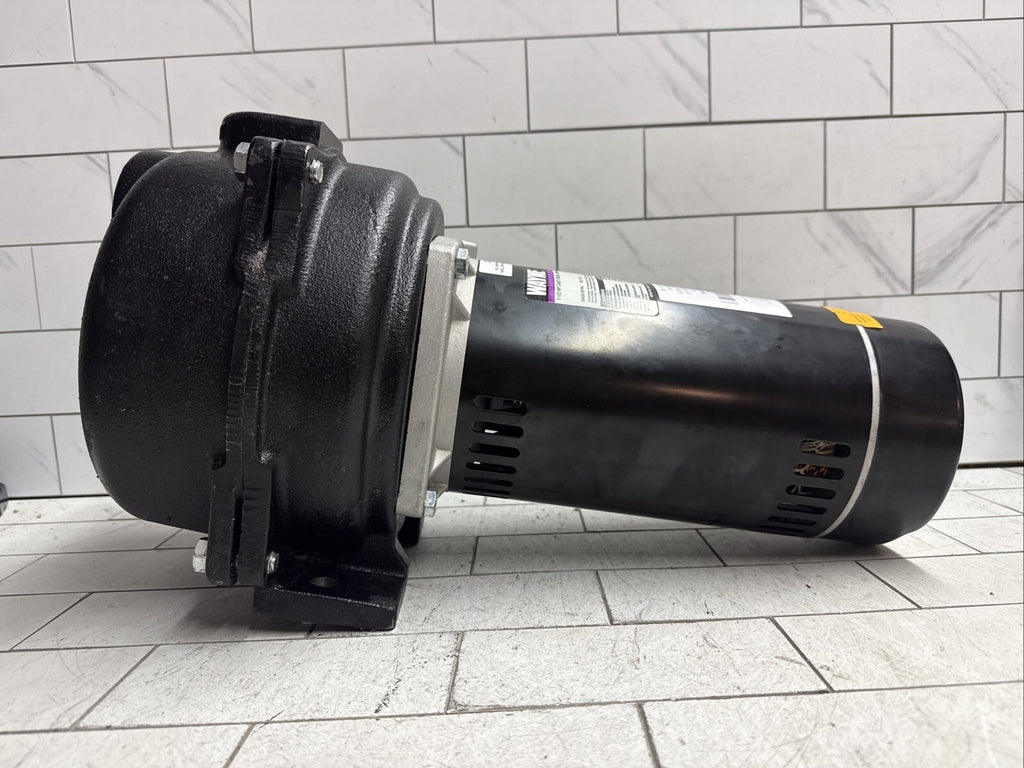 Wayne WLS150 1-1/2 HP Cast Iron Quick-Prime Lawn-irrigation Sprinkler Pump. NOB