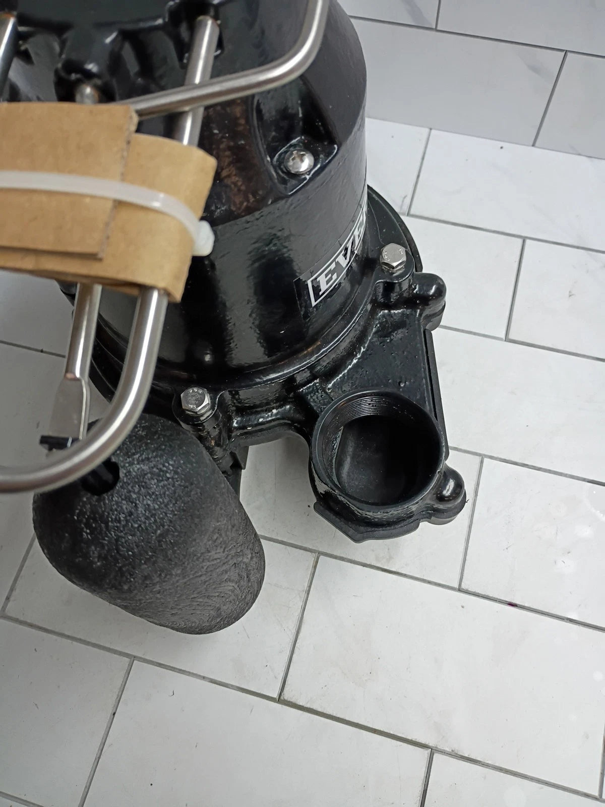 Everbilt 1000041119 1/3 HP Cast Iron Submersible Sump Pump Read Description