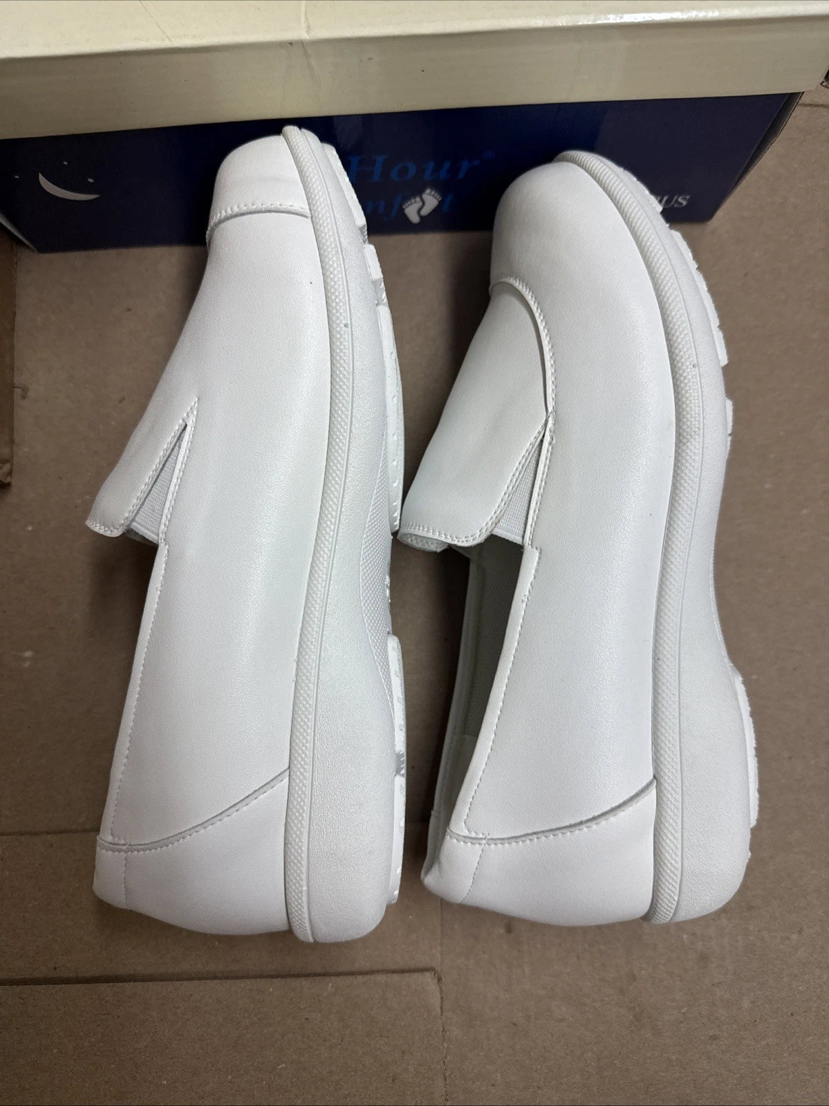 24 HOUR COMFORT Lila Women's 6.5 Wide Width Leather Slip-On Loafers Nurse