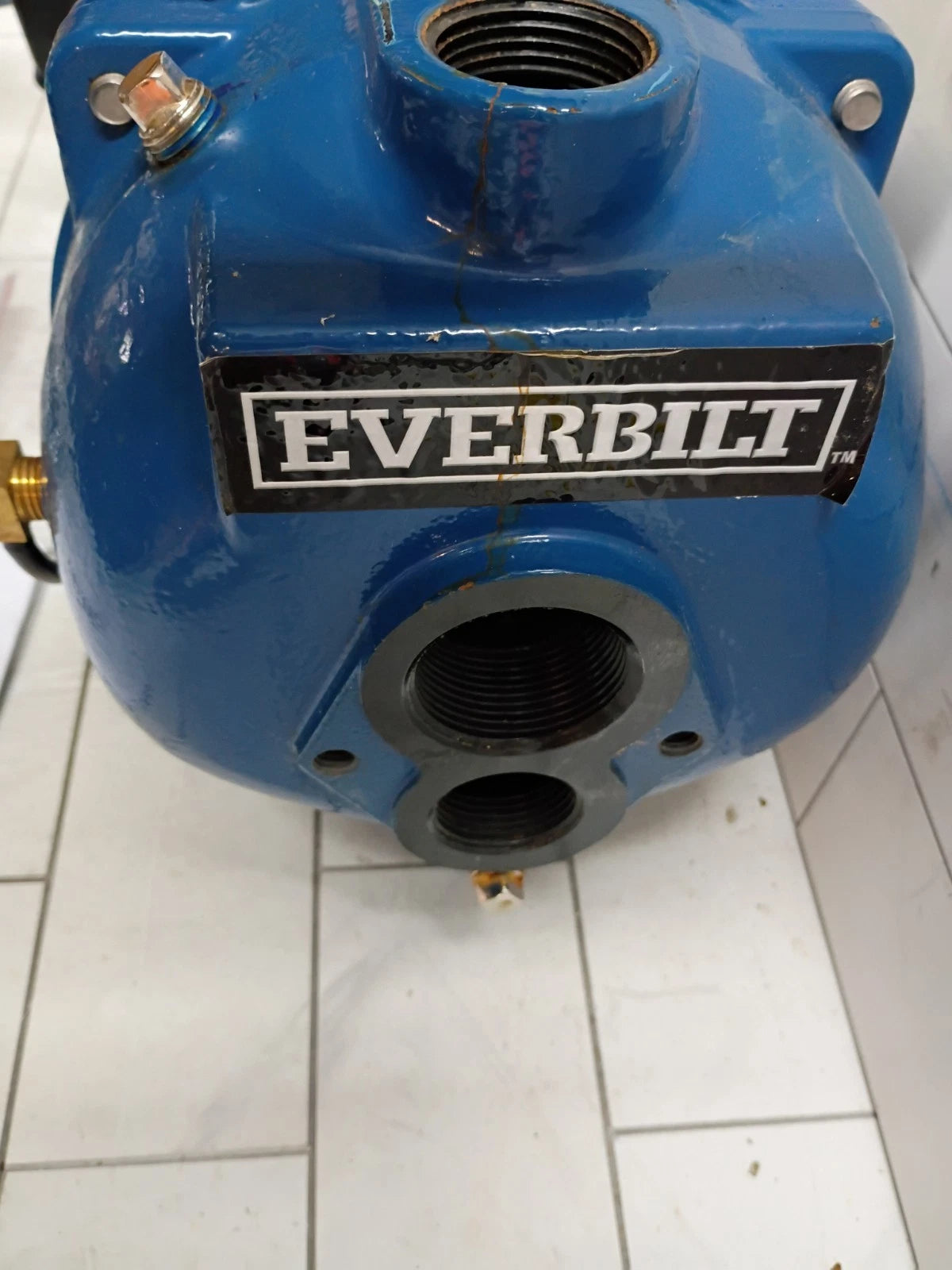 Everbilt 1 HP Professional Convertible Jet Pump. Read Description For Parts