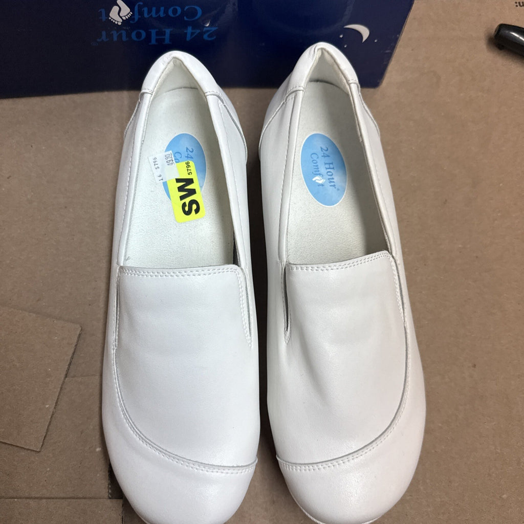 24 HOUR COMFORT Lila Women's 8.5 Wide Width Leather Slip-On Loafers Nurse