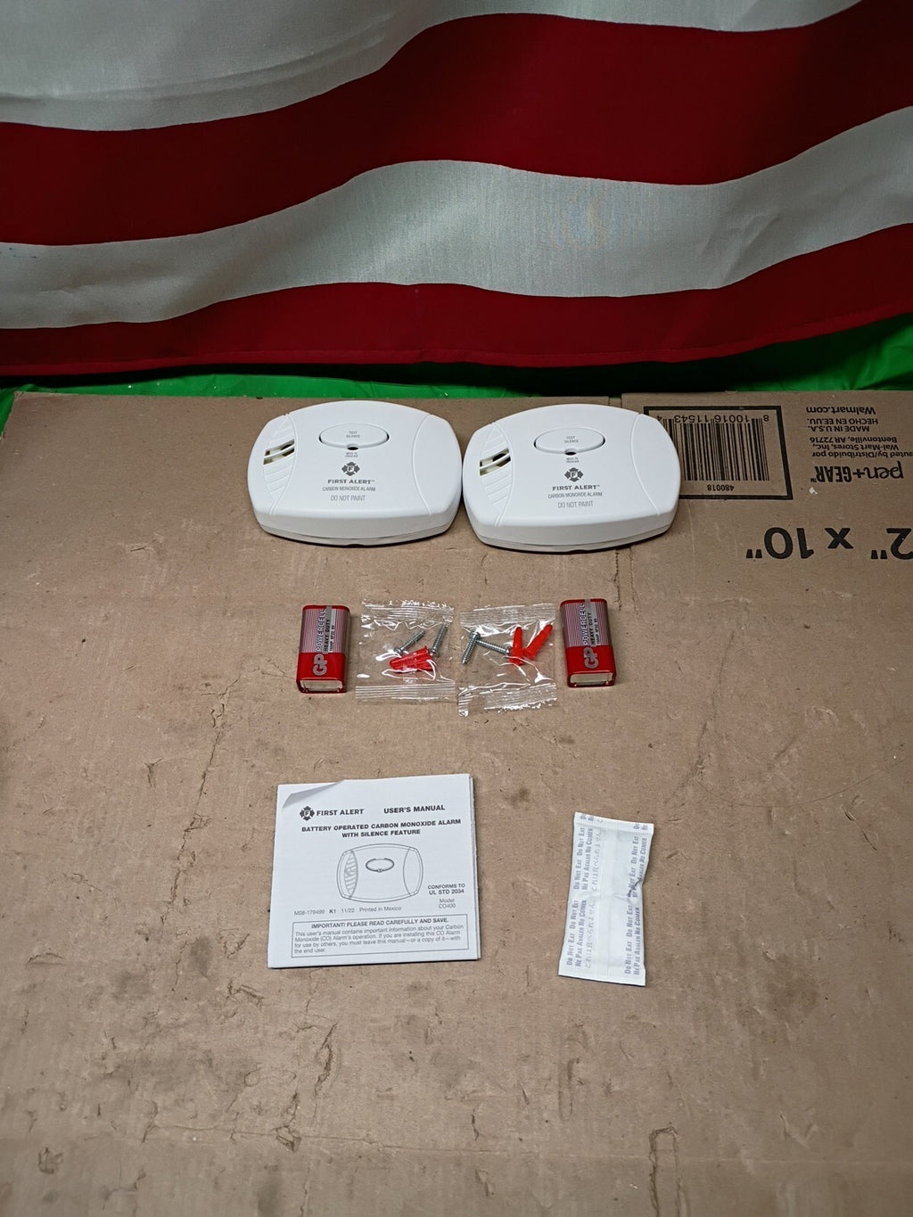 Lot Of 2 First Alert CO400 Carbon Monoxide Alarm Detector W/ Battery