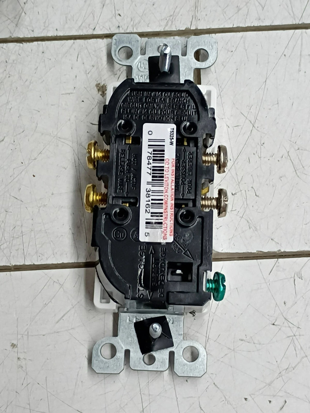 27Pk Leviton M22-T5325-WMP 15A Decora Duplex Tamper-Resistant Receptacle WHITE