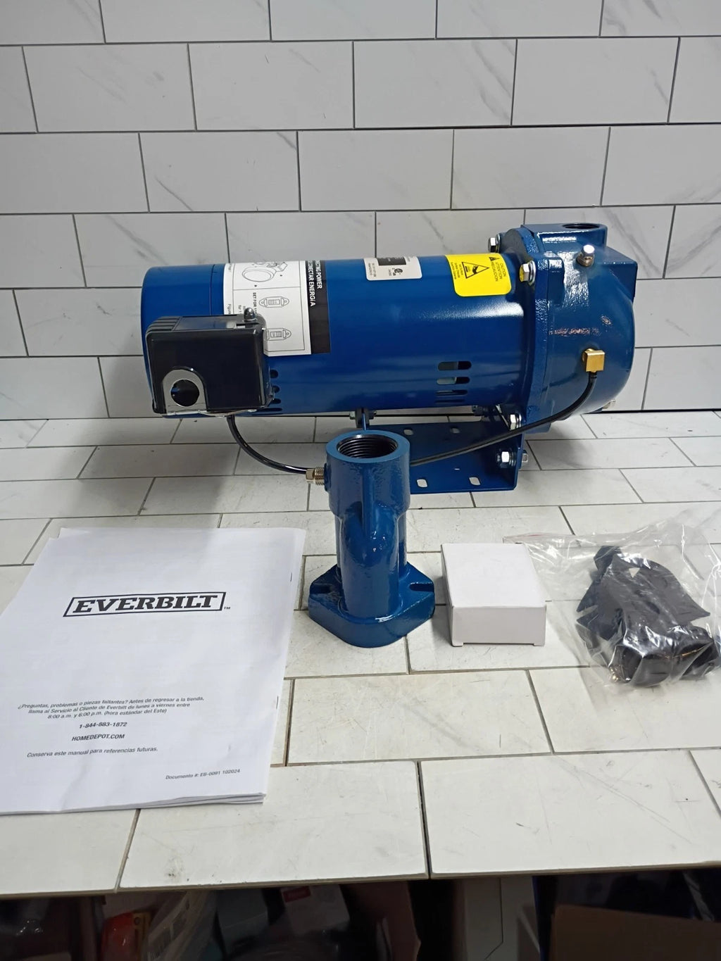 Everbilt HDCWJ10 1 HP Professional Convertible Jet Pump. Open Box