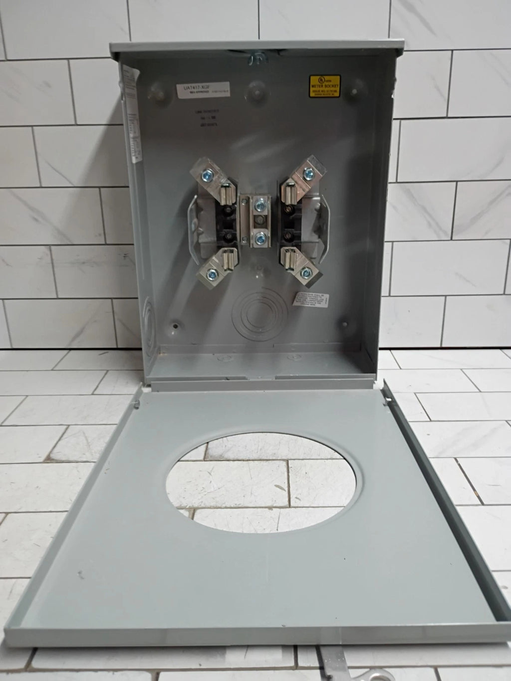 Siemens UAT417-XGF 200 Amp 4 Jaw No Bypass Ringless Meter Socket with Latch OB